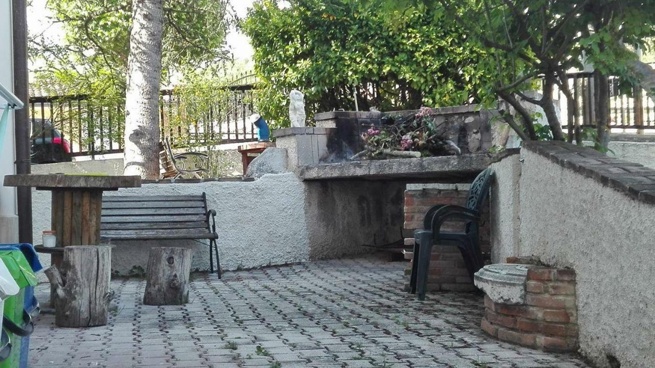 Bed & Breakfast Da Charlie LʼAquila Dış mekan fotoğraf